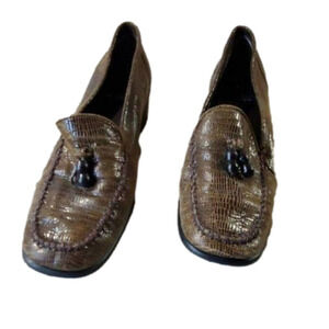 Stuart Weitzman brown snake skin detail loafer